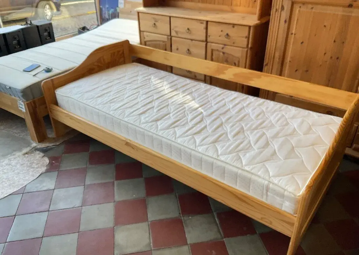 Postel a 90x200 masív Komplet
