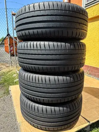 Zánovní letní pneu 225/40/18 Michelin Pilot Sport 4