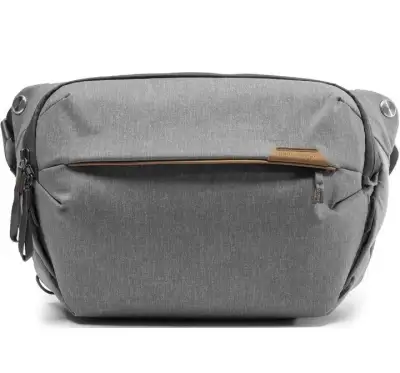 Peak Design Everyday Sling 6L v2 – světle šedá (Ash) – nová