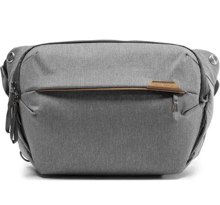 Peak Design Everyday Sling 6L v2 – světle šedá (Ash) – nová