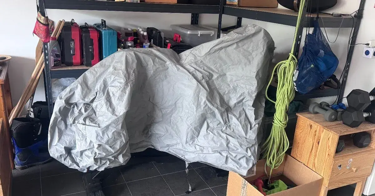 Venkovní plachta na motorku
