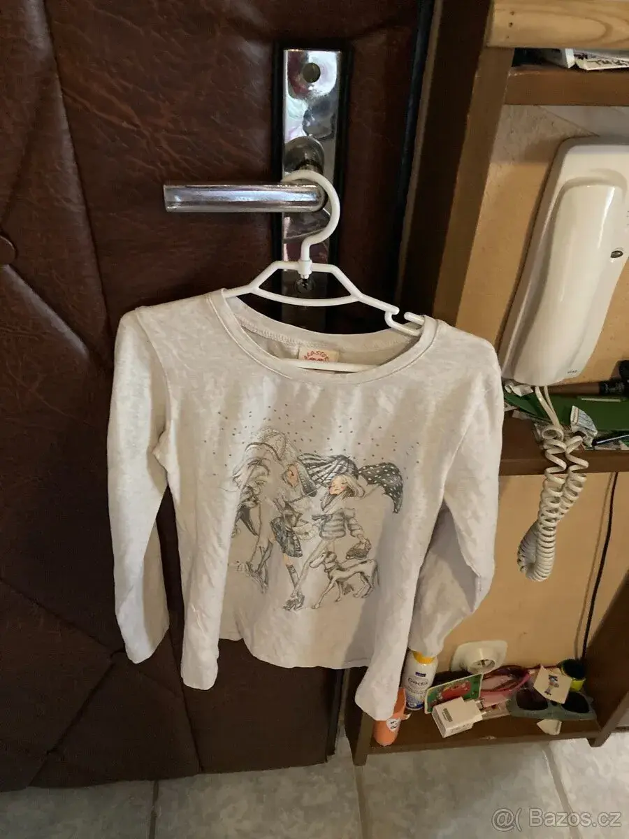 Triko s dl.ruk.vel.134 Top stav,jako nove,pekne