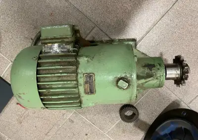 El.motor s převodovkou