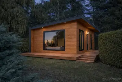 Designová dřevostavba 5 × 10 m k přesunu – hotová konstrukce