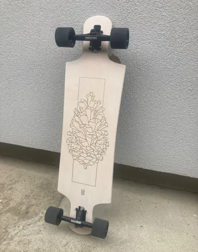 Nový longboard Landyachtz Drop Hammer White Pinecone