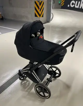 Elektrický kočár CYBEX e-priam