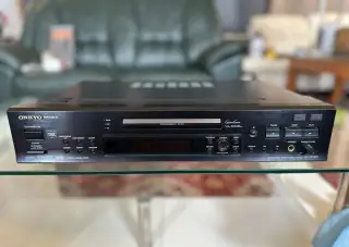 Sacd přehrávač Onkyo integra DN-SP800