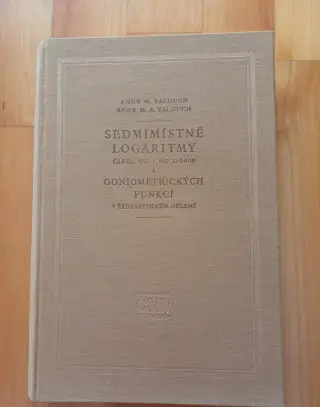 Sedmimístné logaritmy M.Valouch