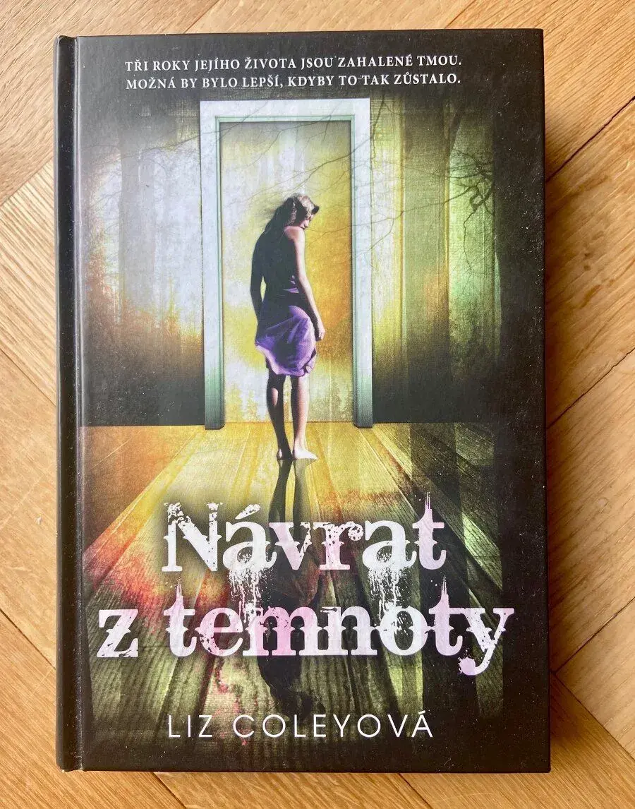 Kniha - Návrat z temnoty, Liz Coleyová