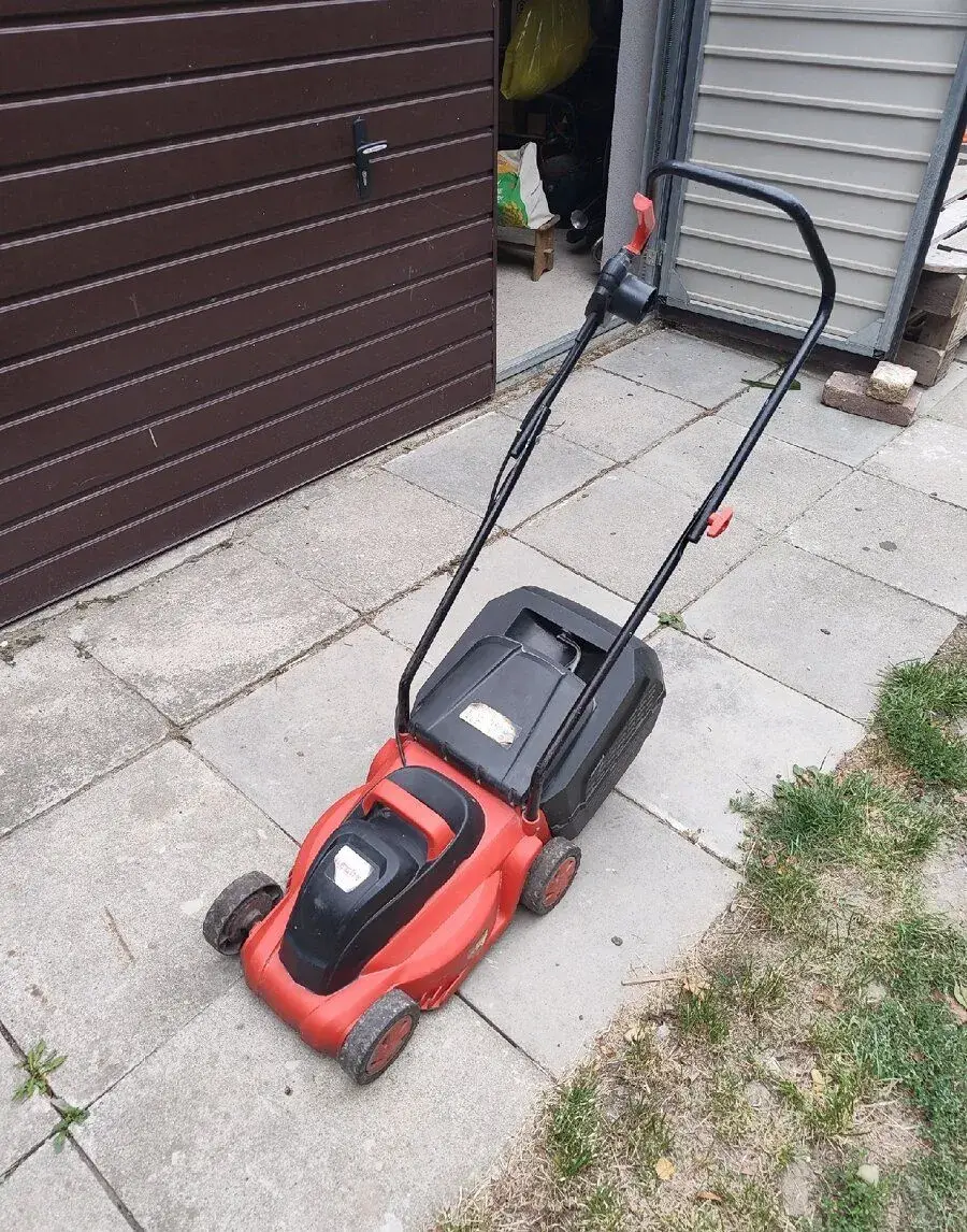 Elektrická sekačka na trávu Hecht