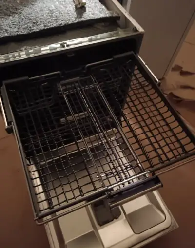 Myčka Beko 60 cm, volně stojící / pod kuchyňskou desku, plně