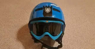 Chlapecká lyžařská/snowboardová helma vel. XS