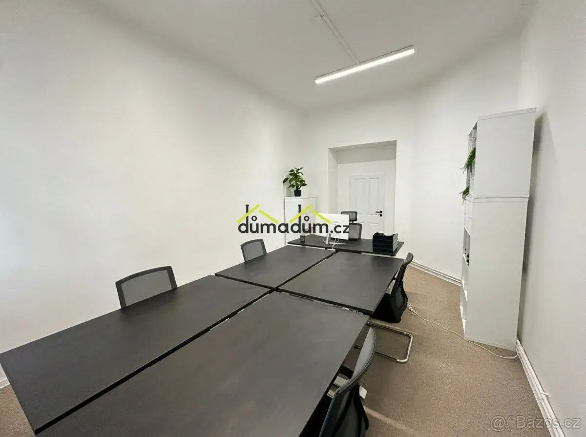 Prodej kanceláře 88 m² v Karlíně – možnost nového vstupu z u