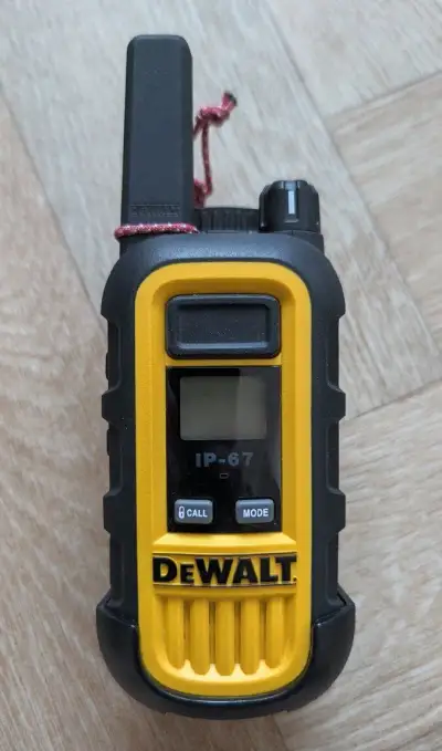 Vysílačka deWalt