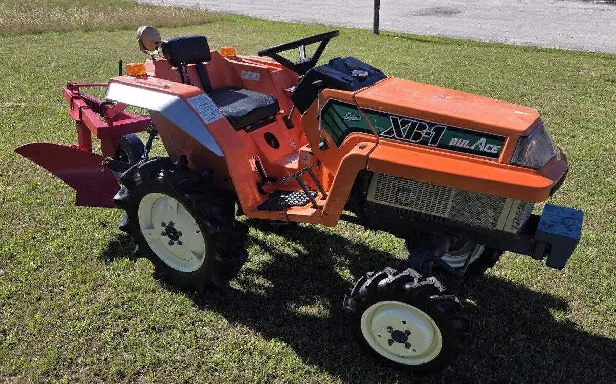 KUBOTA XB1