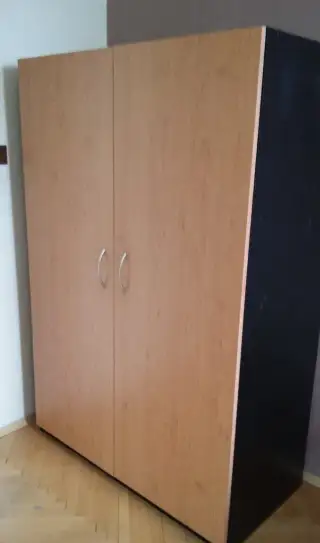 Skříň
