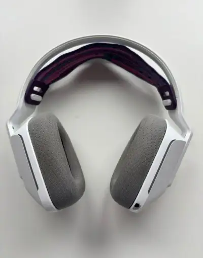 Sluchátka Logitech G733