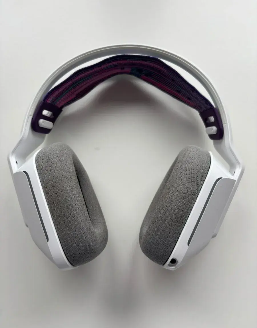 Sluchátka Logitech G733
