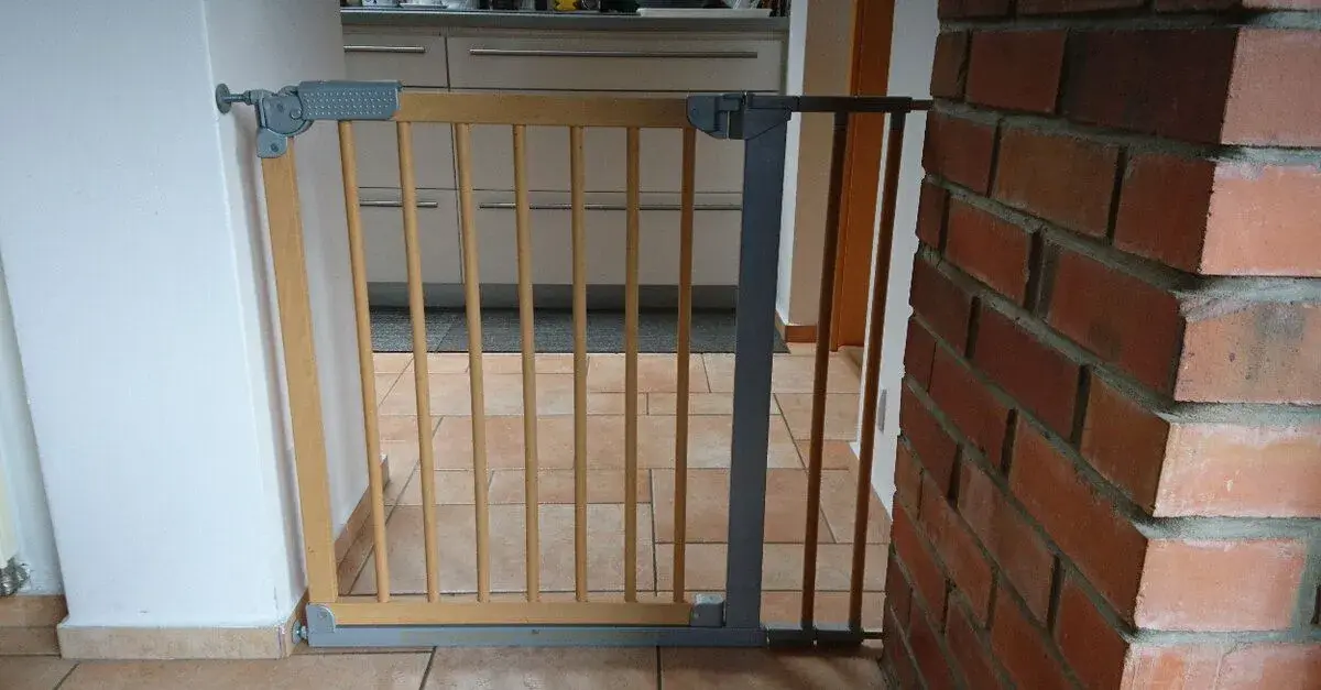 zábrana do dveří či na schody