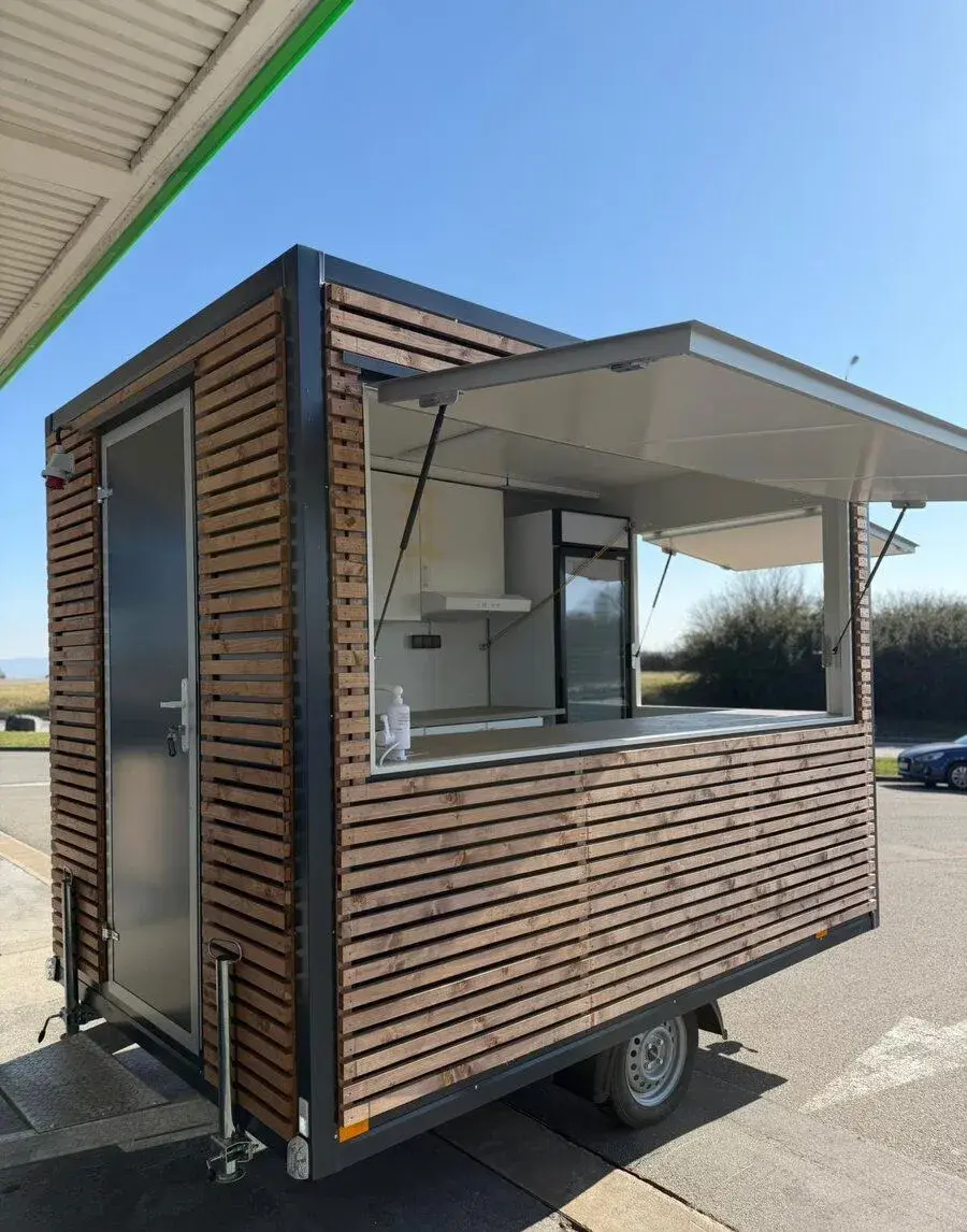 Food truck , občerstvení, 3x2 brzděna prodejní stánek