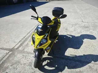 Skútr maxton 50