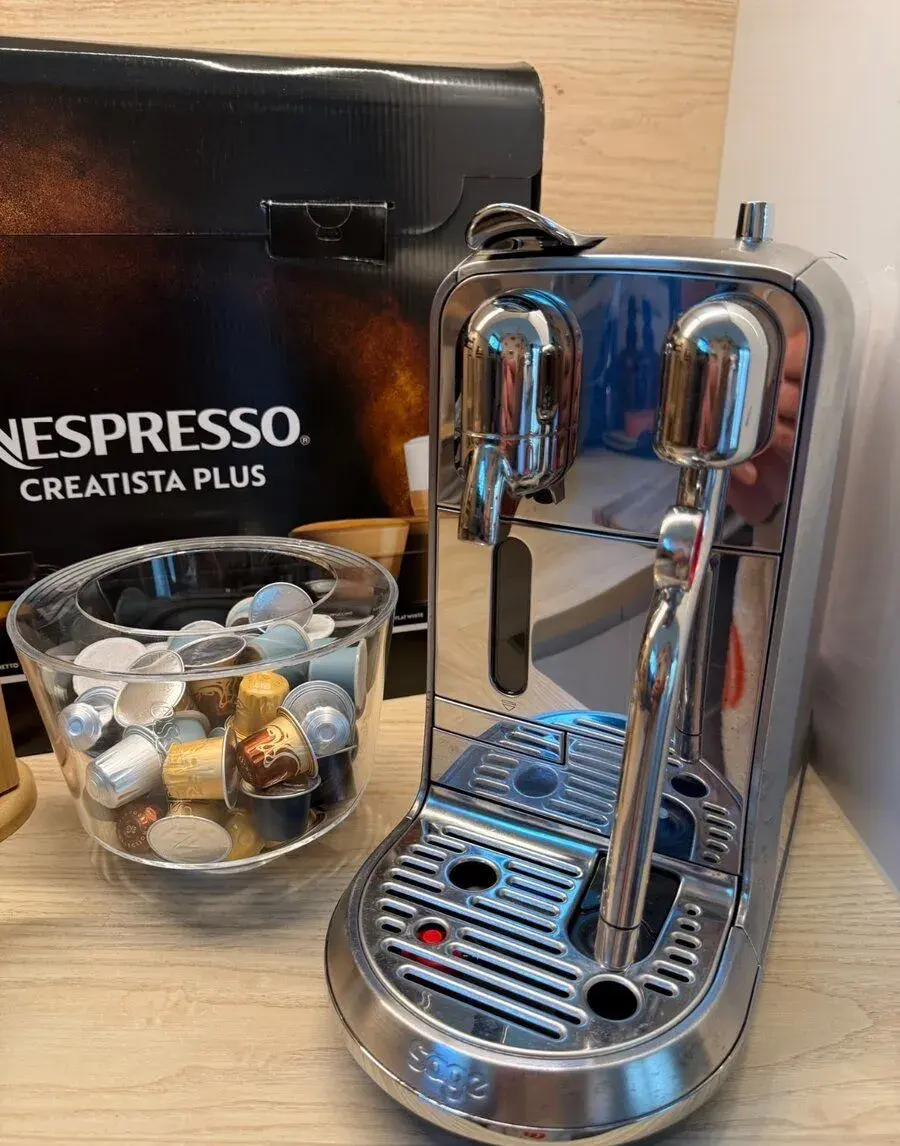 Nespresso Creatista Plus by Sage + kapsle + příslušenství