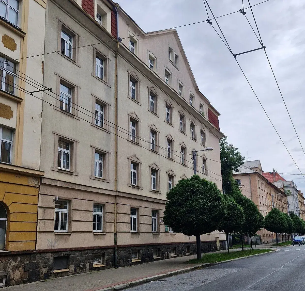1+kk Plzeň-Slovany, ulice Guldenerova.