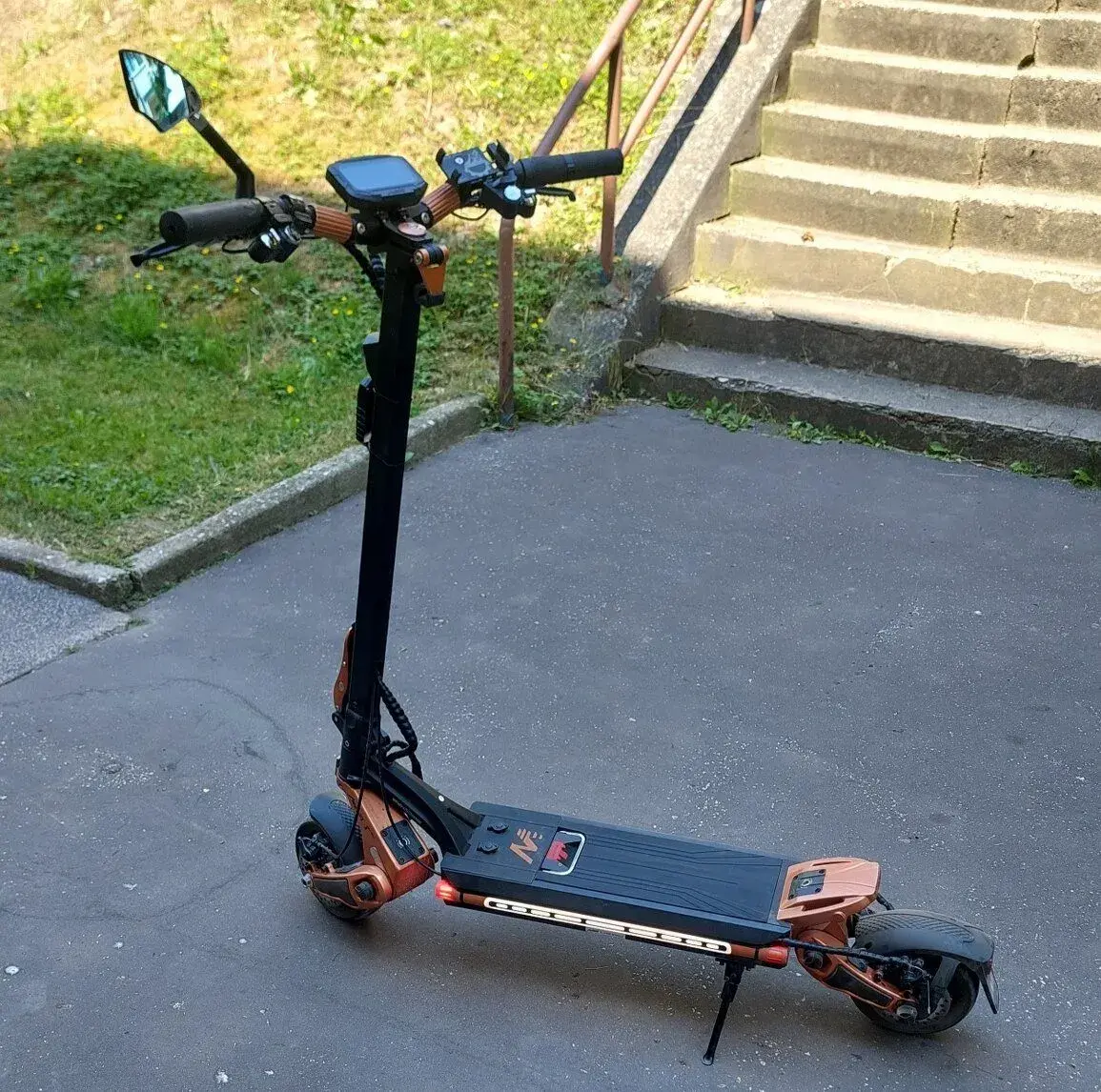 MUKUTA 8 Plus (Dual Motor) + 2x BATERIE