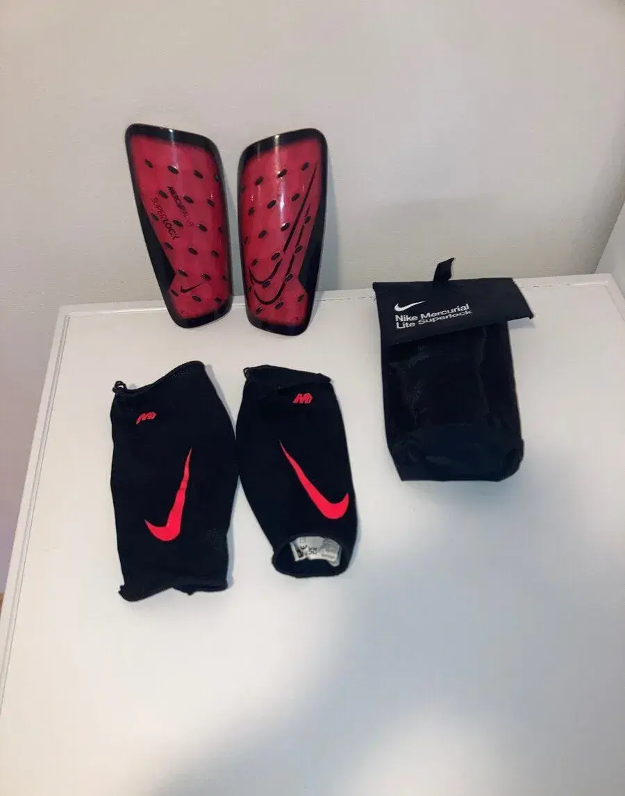 Fotbalové chrániče NIKE