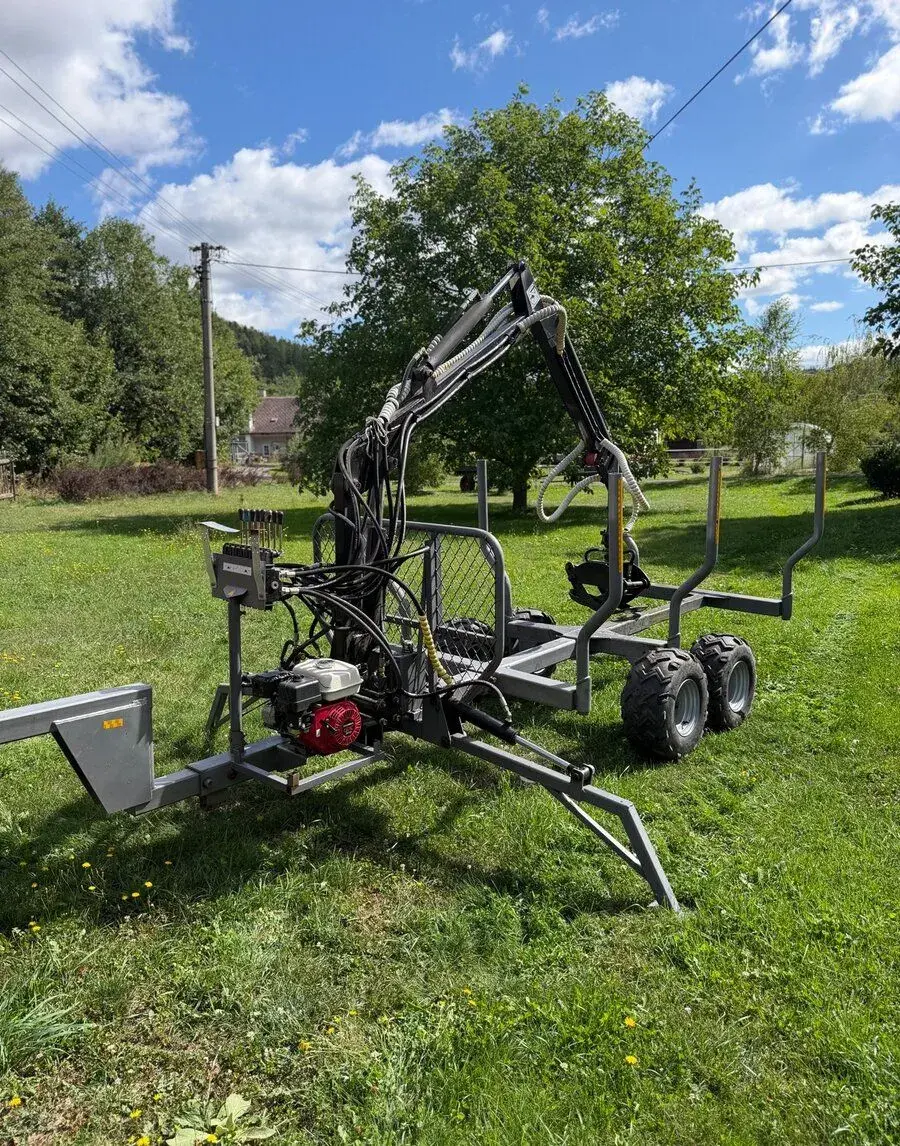 Vyvážečka za traktor i čtyřkolku.
