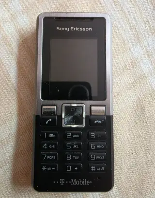 Mobilní tlačítkový telefon Sony Ericsson T280i