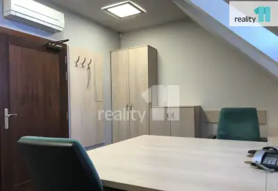Pronájem malé kanceláře, Karlovy Vary, 14,1m2