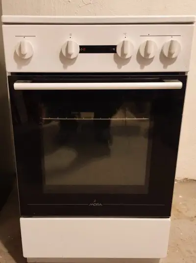 Elektrická trouba s varnou deskou