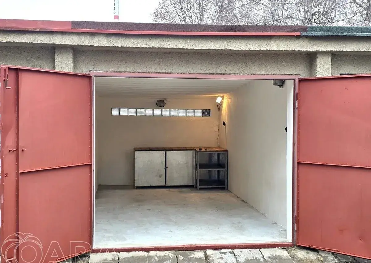 Garáž pronájem Brno-Slatina_19m2