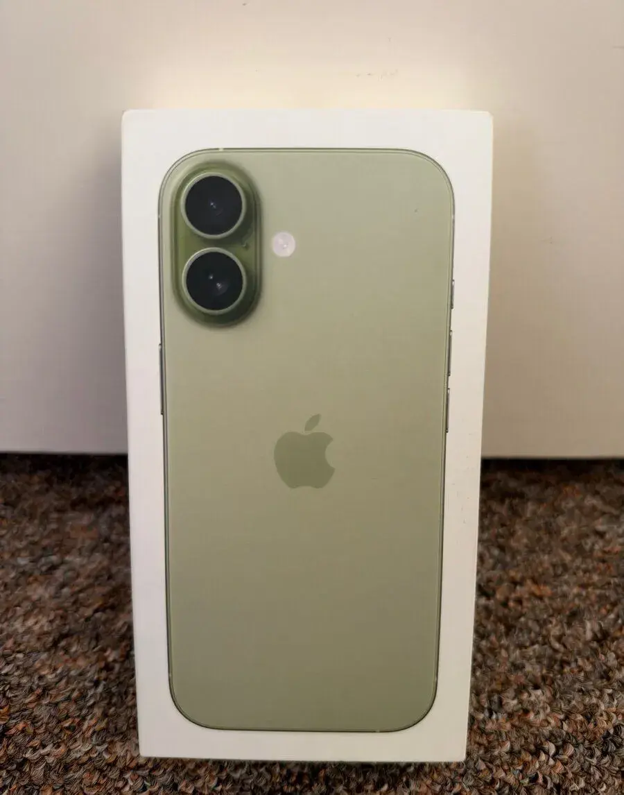 iPhone 17 256gb zeleny + pojisteni 2+1 za 7600kc DATART.