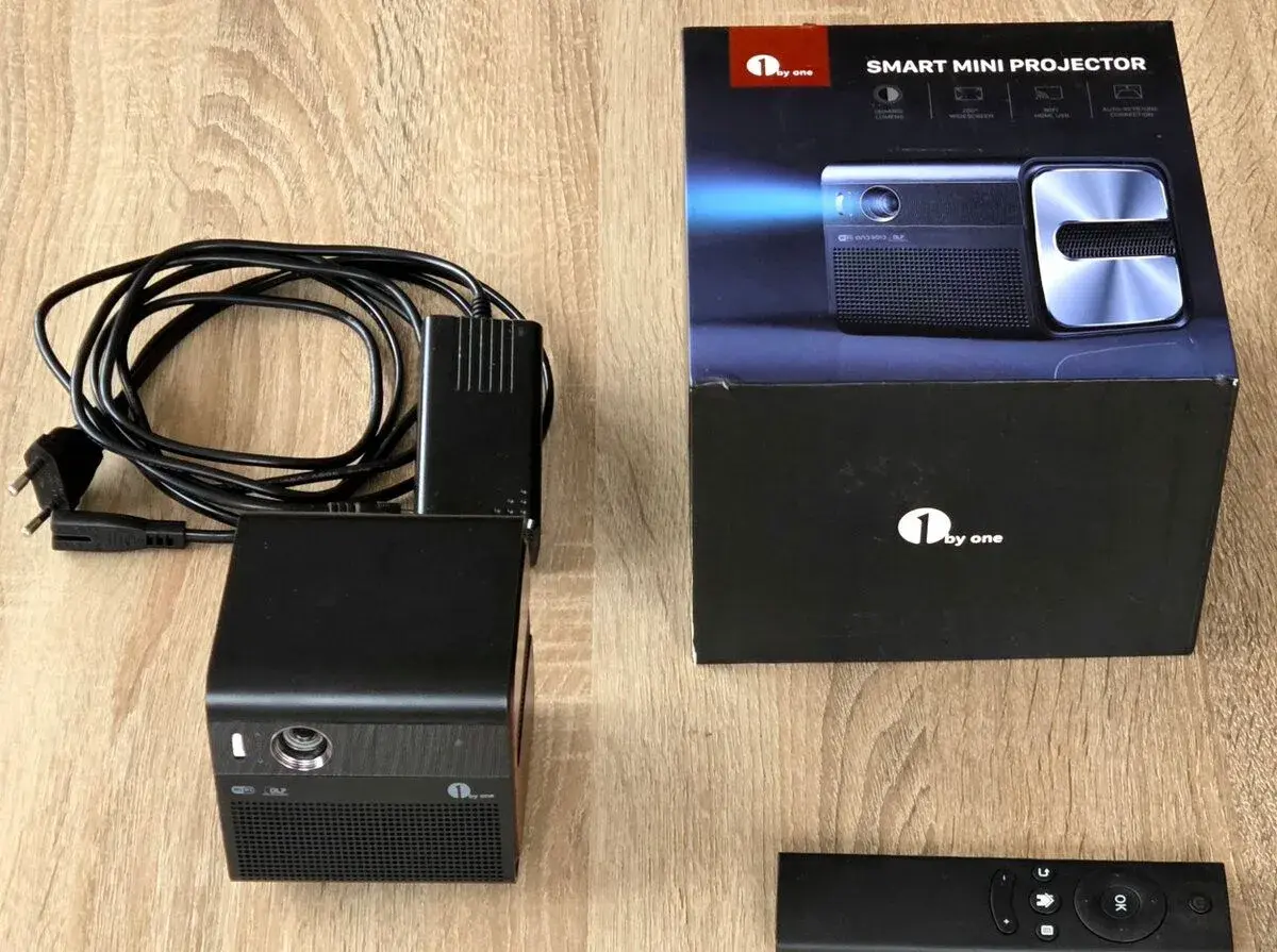 Mini projektor 1byone Smart Mini