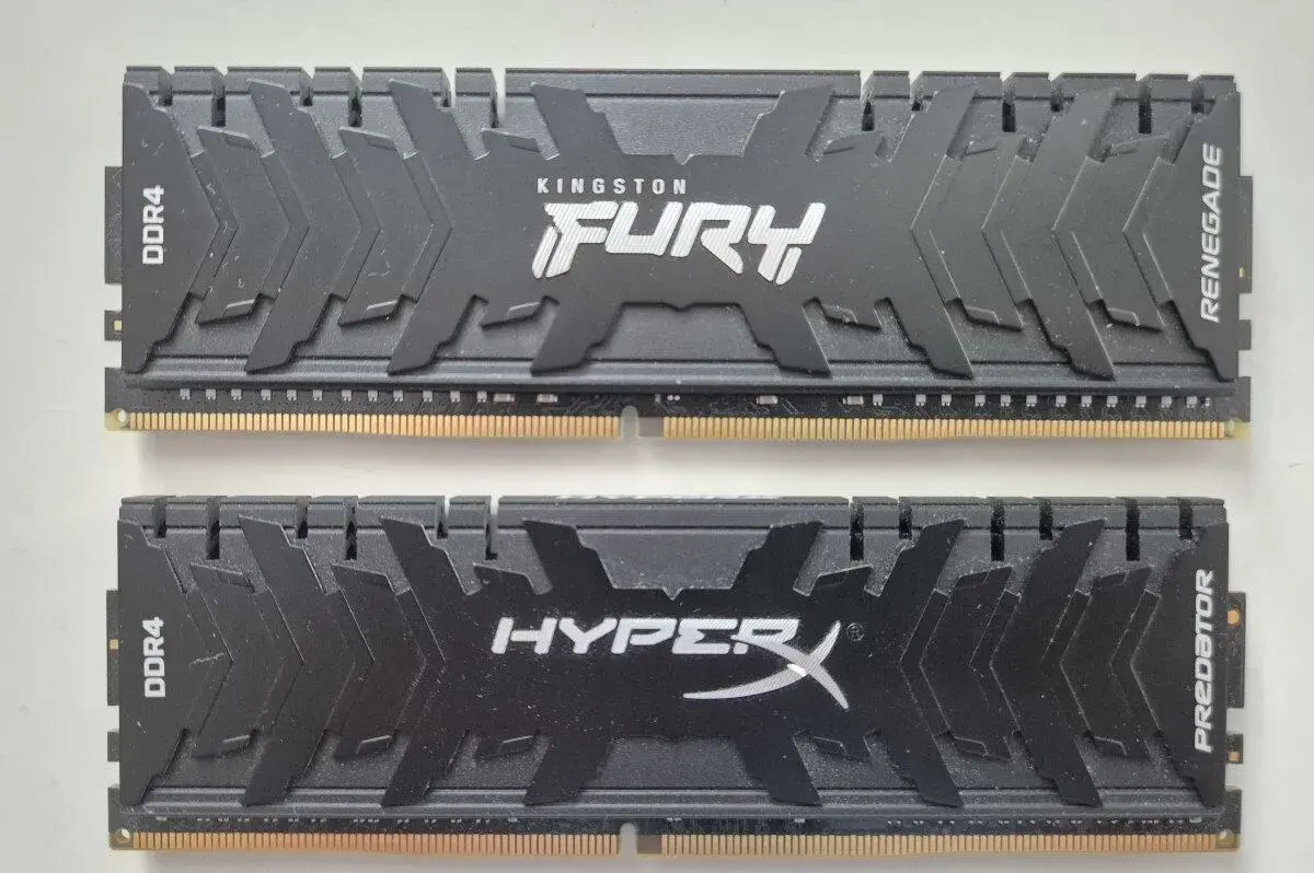 DDR4 - 2 kusy po 16 GB, Kingston Fury a HyperX