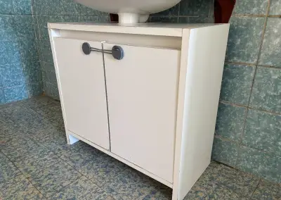 Skříňka pod umyvadlo