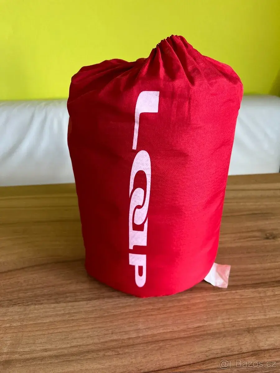 Samonafukovací podložka pod spacák