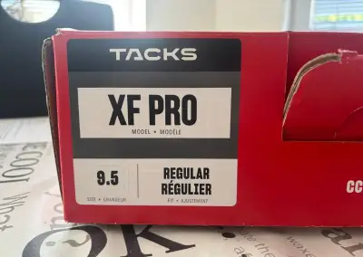 Nové brusle CCM XF Pro 9,5 Tacks (45) Sr.