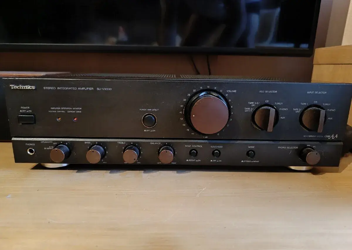 Zesilovač Technics SU-VX500 class AA
