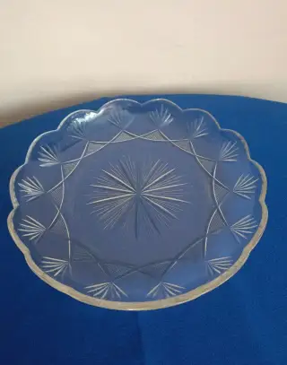Starý velký skleněný talíř