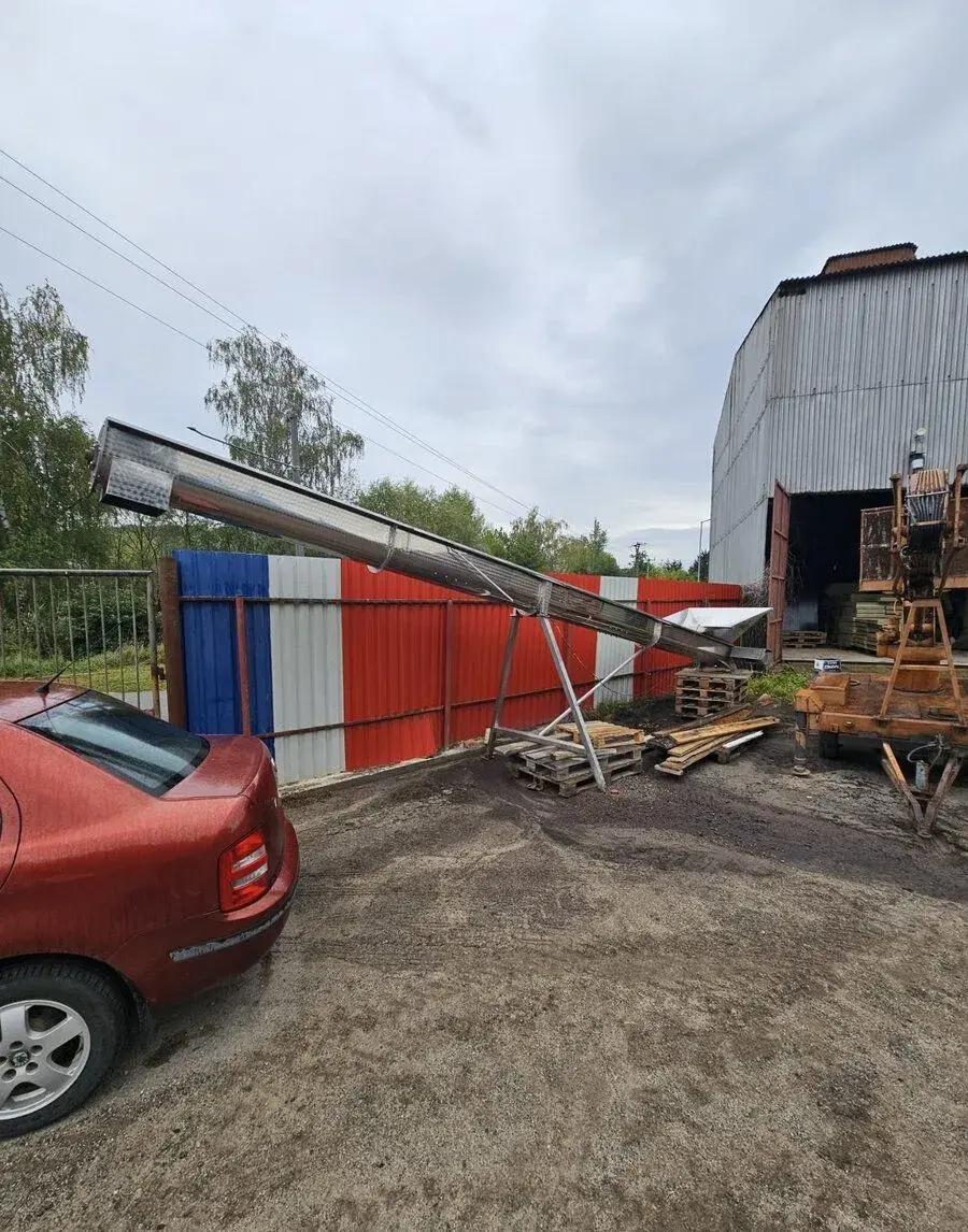 NEREZOVÝ ŠNEKOVÝ DOPRAVNÍK NA HROZNY A MATOLINY, DÉLKA 8,3 M