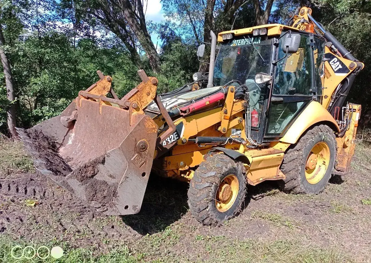 Traktorbagr cat 432E