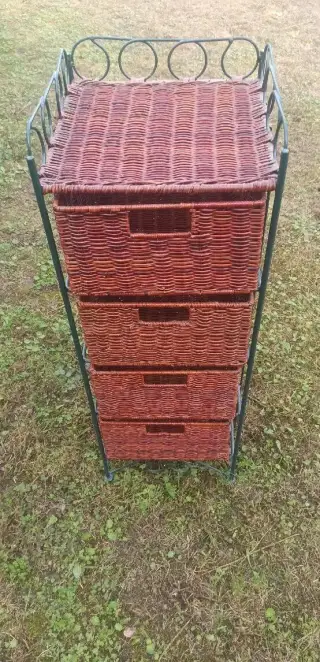 Stojan se šuplíky