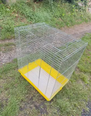 Klec pro papouška žlutá