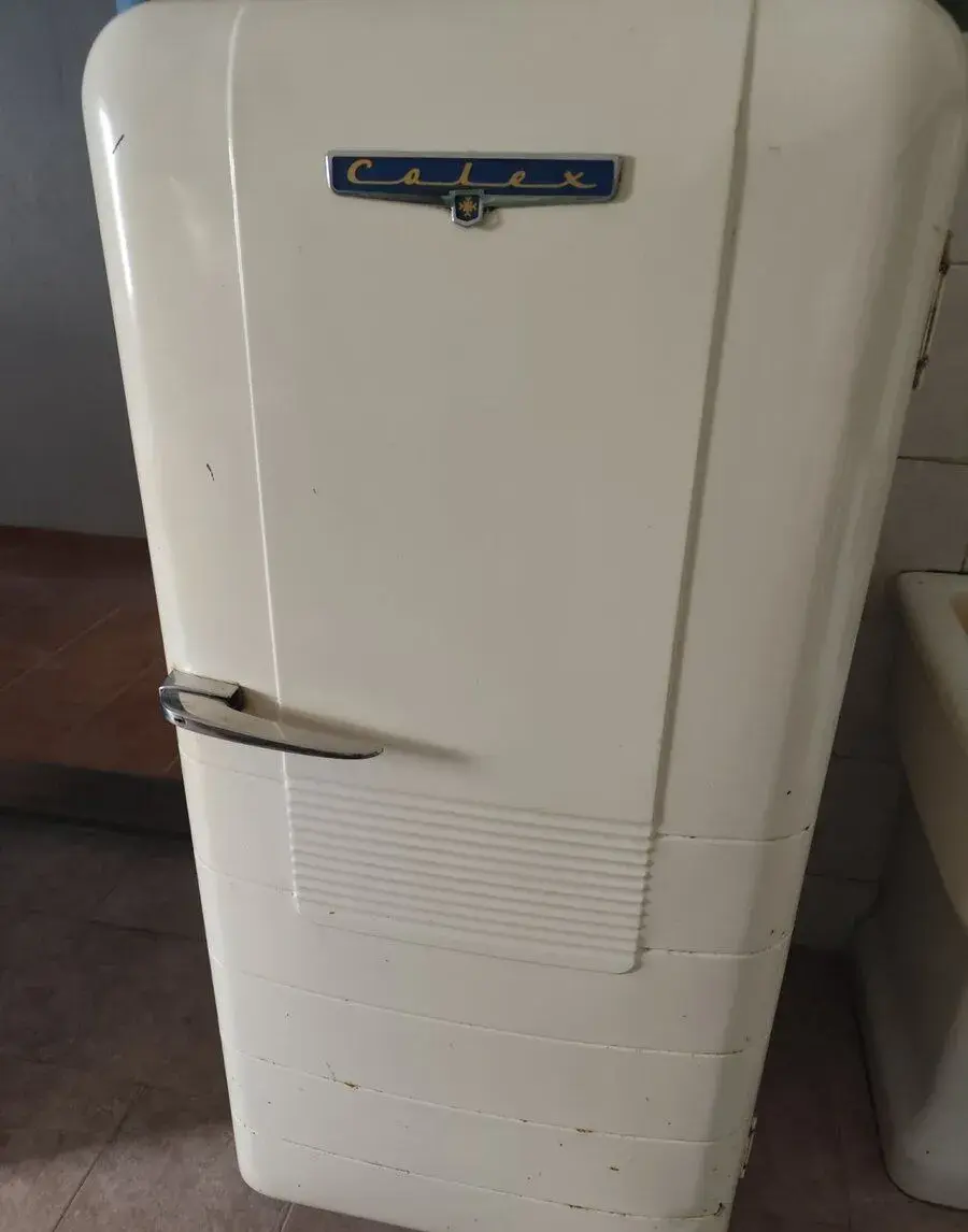 retro lednice CALEX