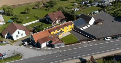 Prodej rodinného domu s autodílnou a vícegeneračním využitím