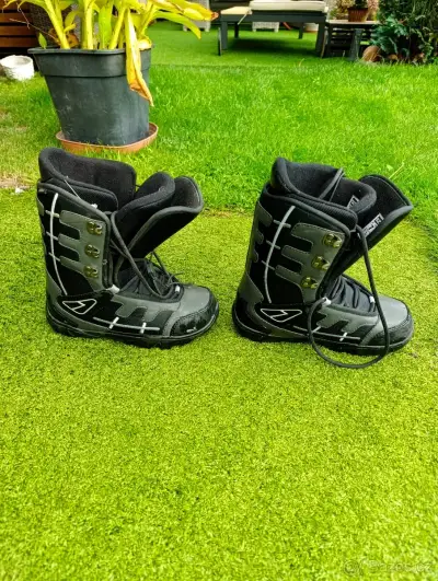 Snowboardové boty "Nidus", vel. 40.