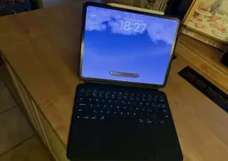 IPAD PRO 12.9 M4 2TB ESIM PENCIL + LOGITECH KB
